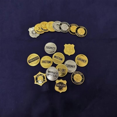 Detektīvu nozīmītes, lomu piespraudes un LARP zīmotnes